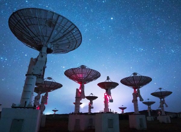 radio-telescope-at-night.jpg